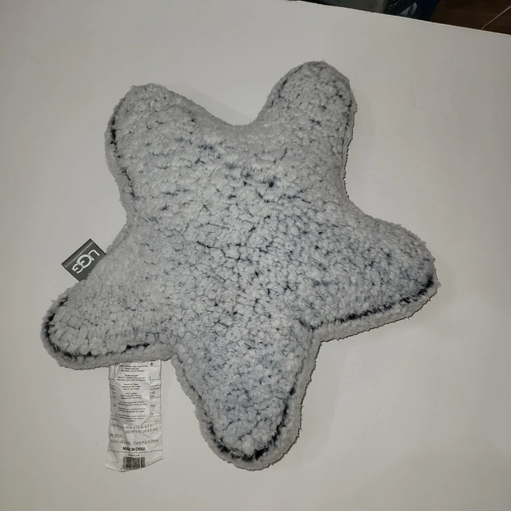 UGG‎ Star Sherpa Throw Pillow In Navy UGG Accessories Decor
